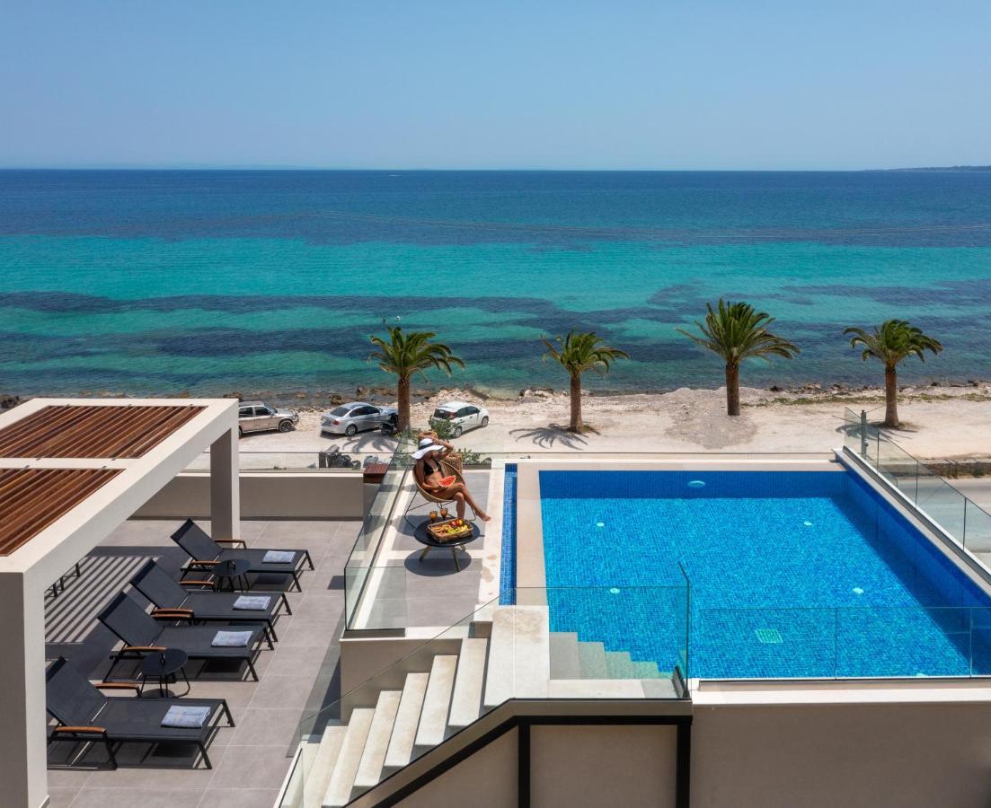 Nerea Seafront Villa, A Pristine Retreat, By Thinkvilla Akrotíri Kültér fotó