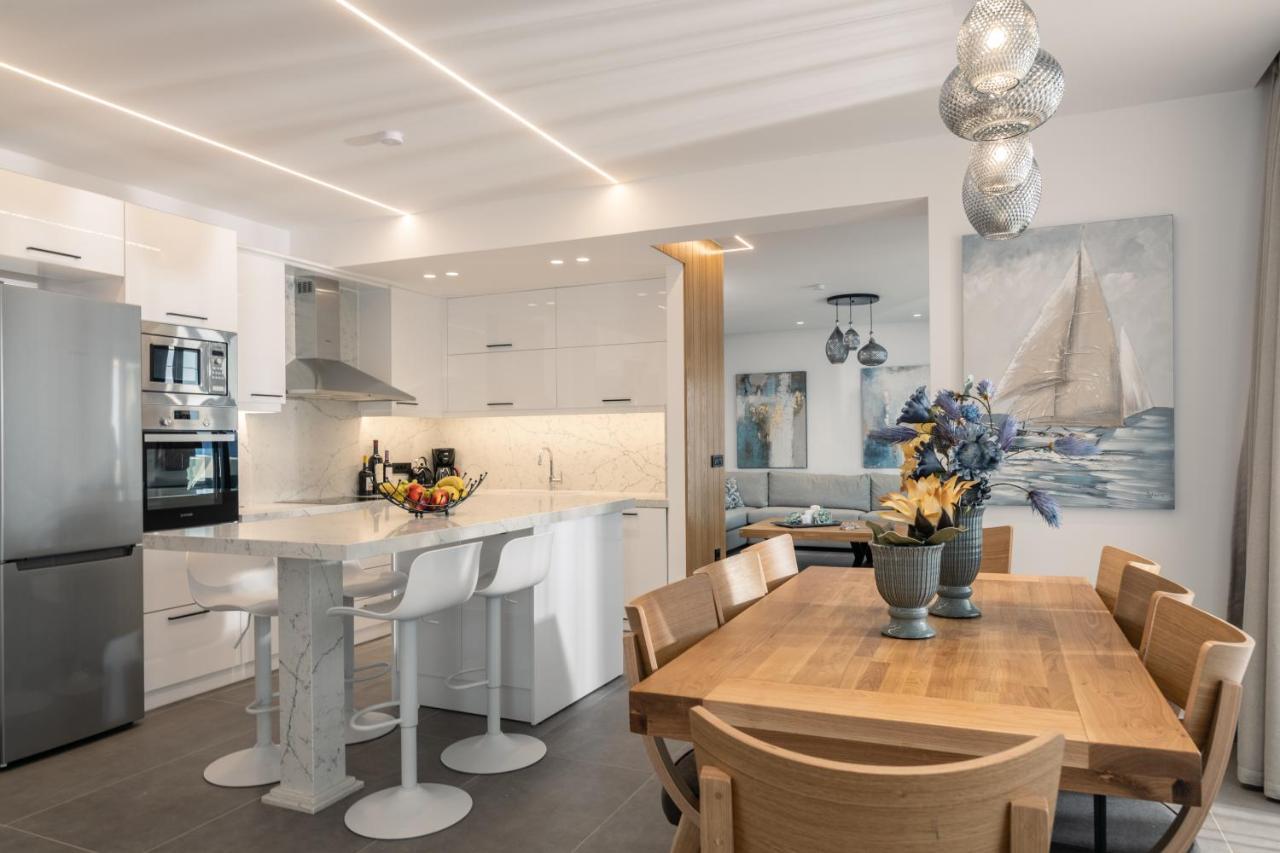 Nerea Seafront Villa, A Pristine Retreat, By Thinkvilla Akrotíri Kültér fotó